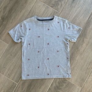 Boys Tommy Hilfiger t-shirt size 5